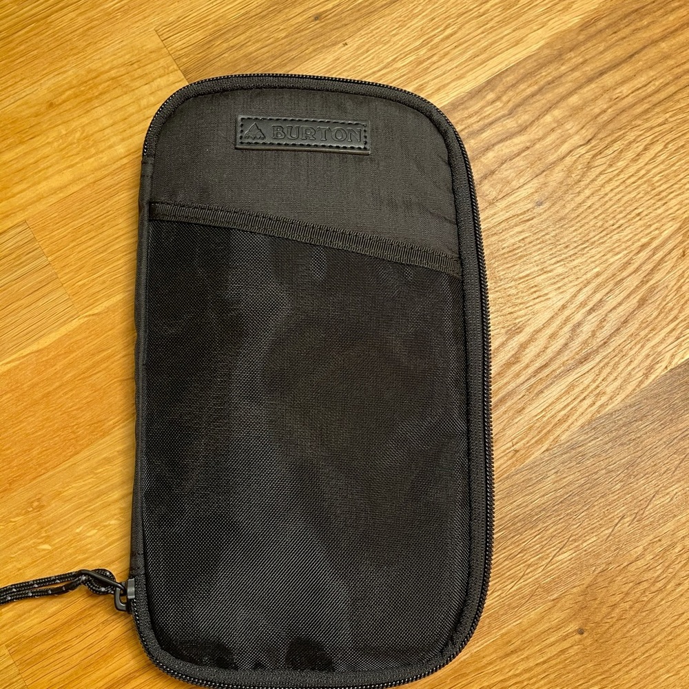 Burton travel wallet